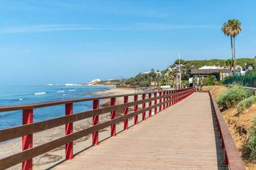 Apartamento Beachfront 2br With Swimming Pool, Parking & AC