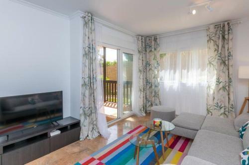 Apartamento Beachfront 2br With Swimming Pool, Parking & AC