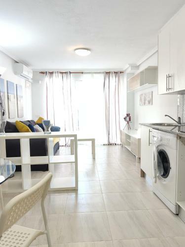 ?ozy Apartment Near The Sea