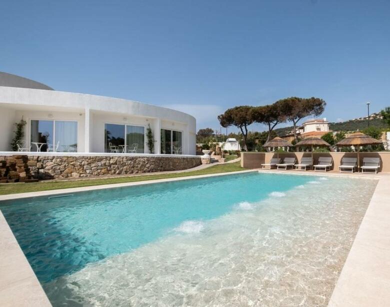 Hotel Villa Escargot Luxury In Costa Rei Beach