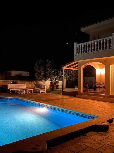 Casa �ntima Con Piscina Privada Cerca Del Mar