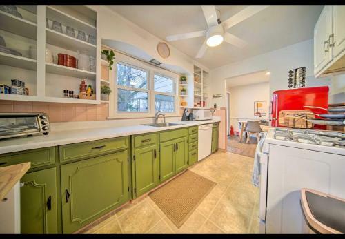 Modern Home ? Family Friendly ? Grill ? Fireplace