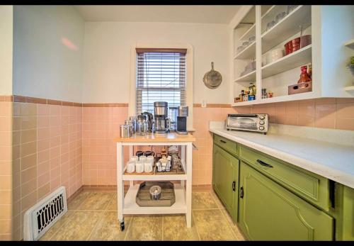 Modern Home ? Family Friendly ? Grill ? Fireplace