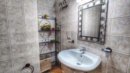Honeymoon Apartment