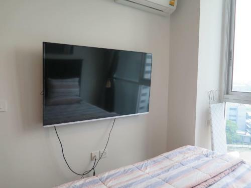One Br With 50 Meter To Metro Station