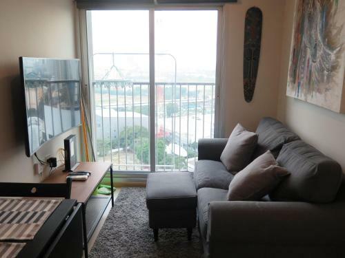 One Br With 50 Meter To Metro Station