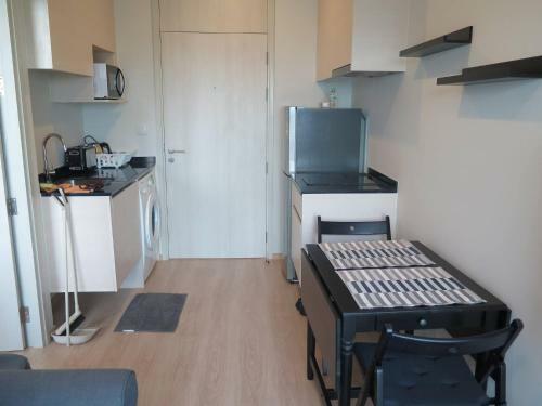One Br With 50 Meter To Metro Station