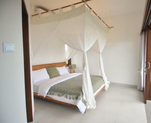 Bed & Breakfast Three Palms Medewi