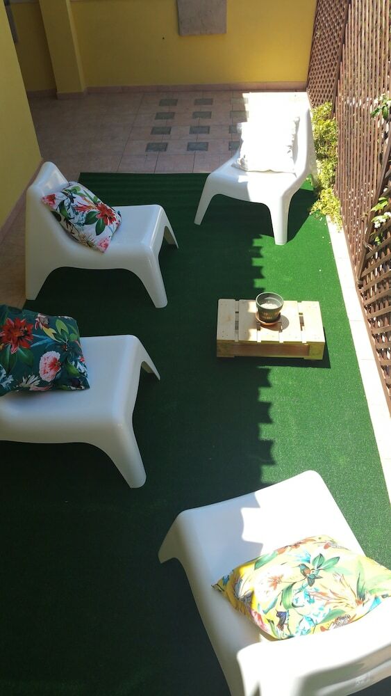 Artistika Golden Apartment