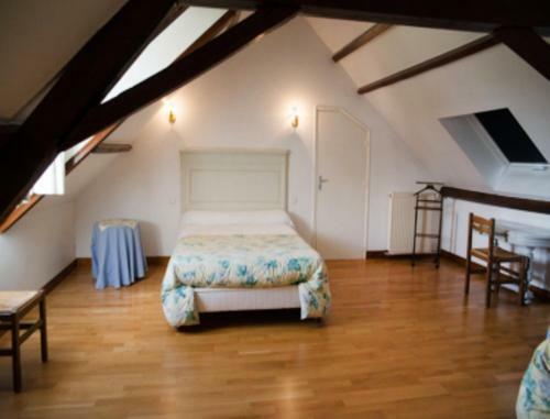 Hostal La Tour Des Plantes