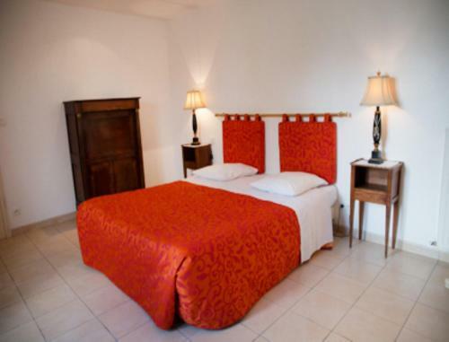Hostal La Tour Des Plantes
