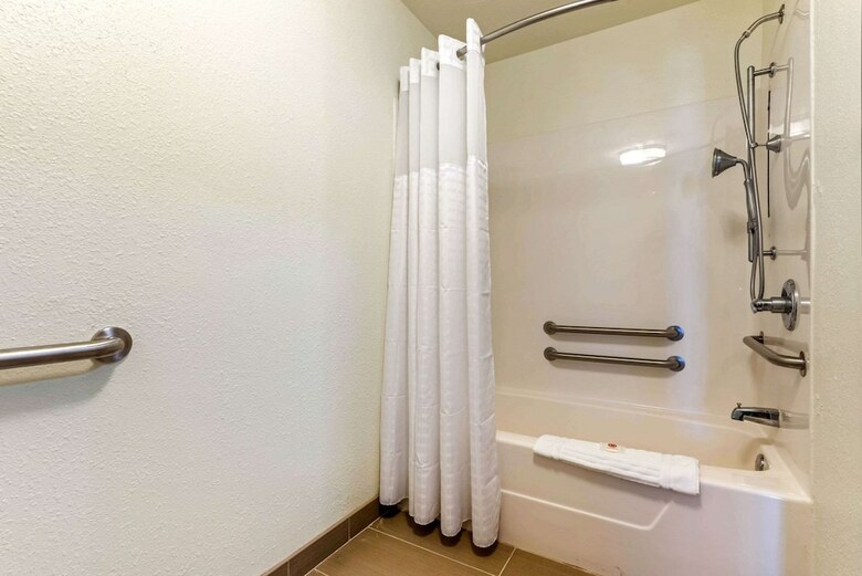 Hotel Comfort Inn & Suites Near Route 66
