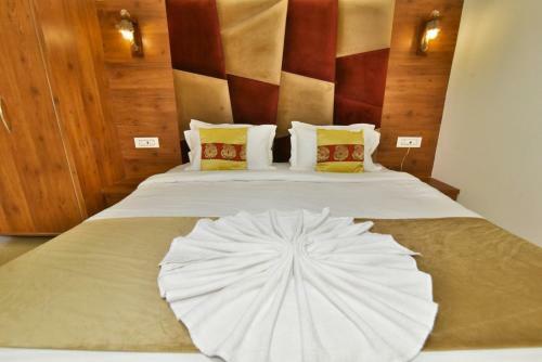 Hotel Sallow International