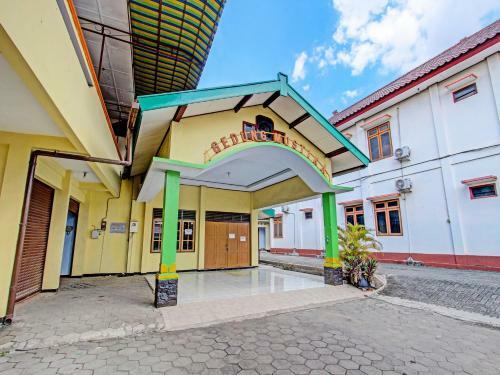 Spot On 91356 Hotel Mustika 2