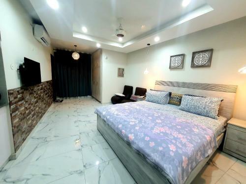 Apartamento Cozy & Comfortable Studio Apt In Bahria Phase 7