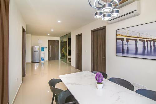 Apartamentos The Peak Residence