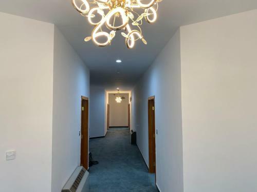 Golden Star Hotel & Restaurant