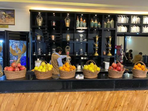Golden Star Hotel & Restaurant