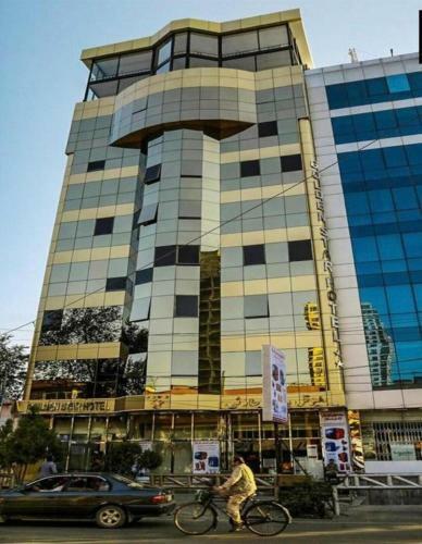 Golden Star Hotel & Restaurant