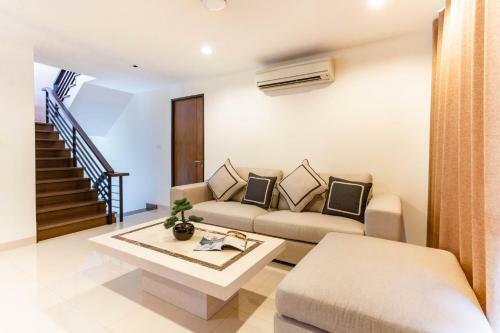 Villa Laguna Park By Cozy Lake