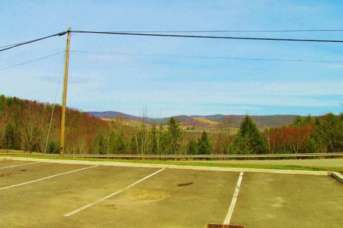 Hotel Crystal Springs Inn And Suites
