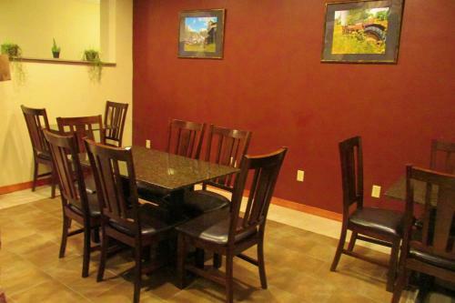 Hotel Crystal Springs Inn And Suites