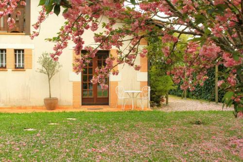 Hostal Le Mas Des Cerisiers