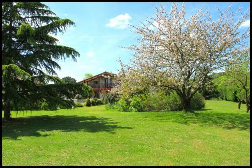 Hostal Le Mas Des Cerisiers