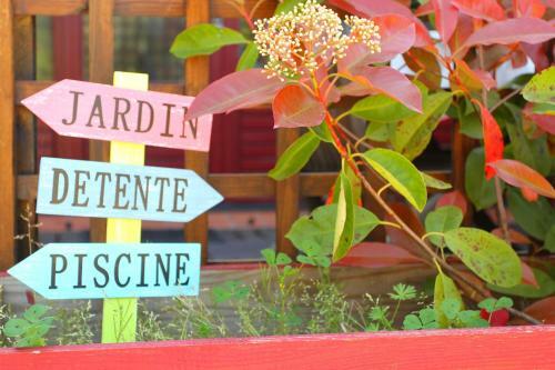 Hostal Le Mas Des Cerisiers