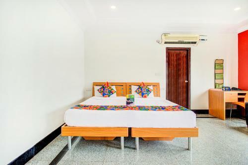 Fabhotel Emara Grand
