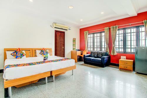 Fabhotel Emara Grand