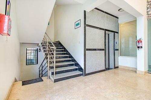 Fabhotel Emara Grand