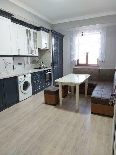 Apartment On Bobur Street