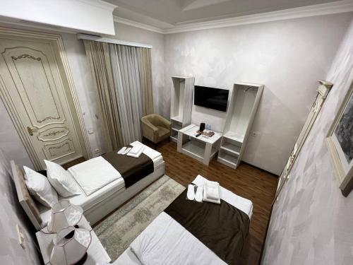 Hotel Shosh Plaza