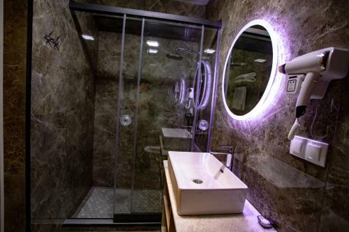 Sharaf Hotel