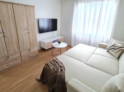 Apartamento Lovely 2- Br Condo (fully Air-conditioned W/ Wifi)