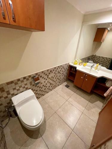Lovely 2 Bedrooms Apartment In The Pearl