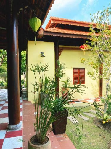 Hotel T� N? Garden House