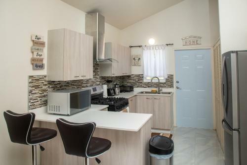 Luxury Overlooking Puerto Seco Beach @camelot
