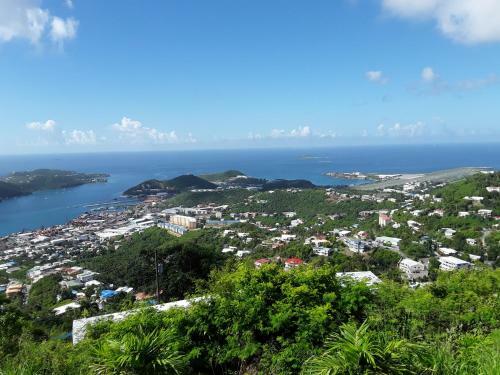 Passion Fruit - Serviced Apartment With Amazing Views