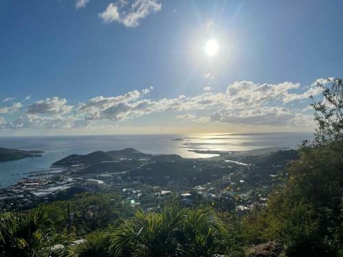 Passion Fruit - Serviced Apartment With Amazing Views
