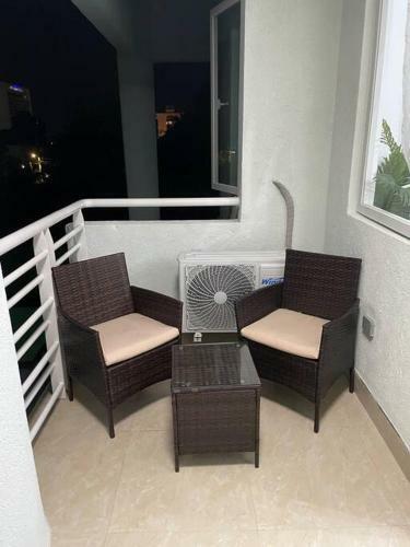 New Kingston Oasis-immaculate 2 Bedroom Apartment