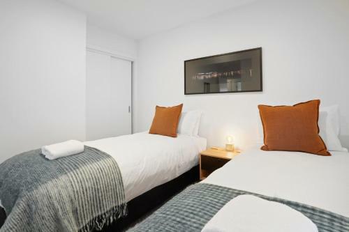 Stay At Ours - Alberttown