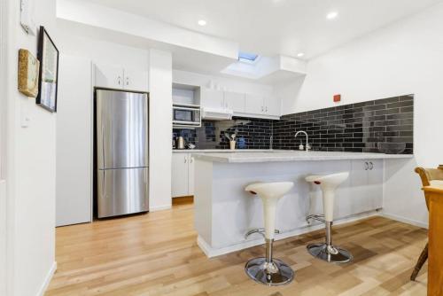 Cbd Spacious 3 Storey Terrace House With Courtyard
