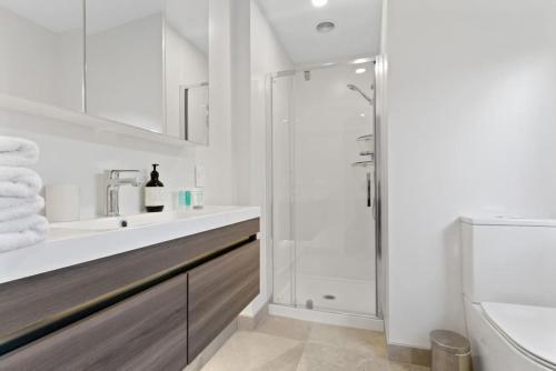 Cbd Spacious 3 Storey Terrace House With Courtyard
