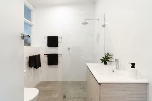 Modern Stylish Self-contained Apartment