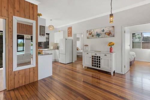 Phegans Bay Waterfront Retreat