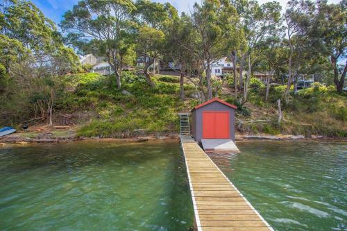 Phegans Bay Waterfront Retreat