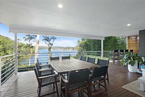 Waterfront Retreat At Daleys Point