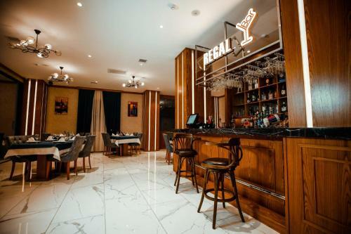 Regal Inn Badamdar Hotel